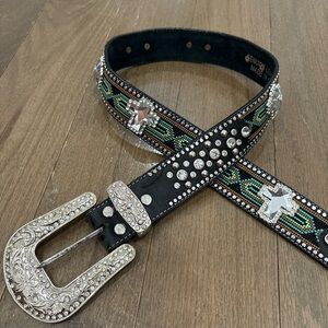 Vintage real leather studded western belt!